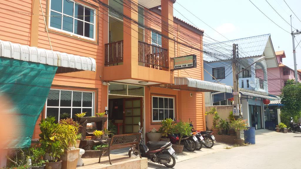 Aura House Hotel Патая Екстериор снимка