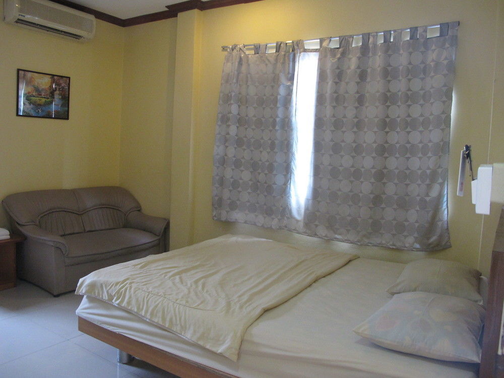 Aura House Hotel Патая Екстериор снимка