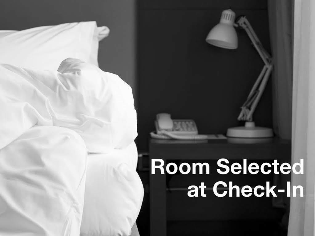 Aura House Hotel Патая Екстериор снимка