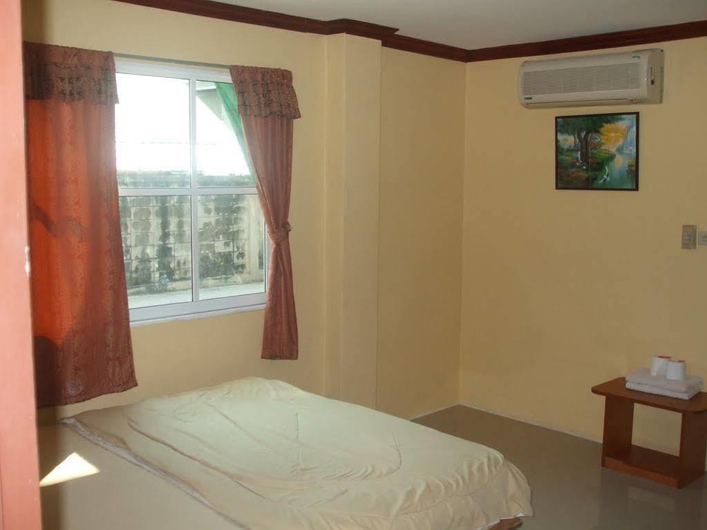 Aura House Hotel Патая Екстериор снимка